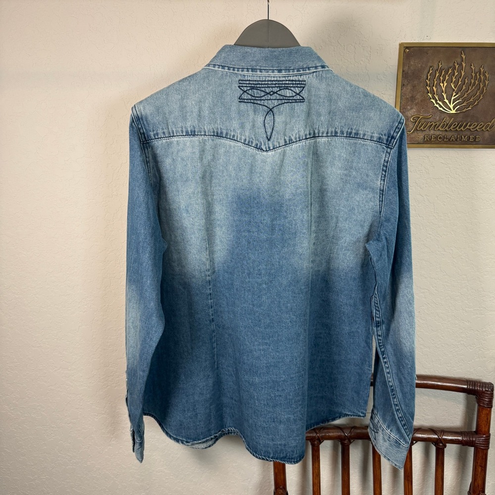 Sendero Provisions Co Womens XL Blue Denim Western Pearl Snap Smile Pocket Shirt - Picture 8 of 9